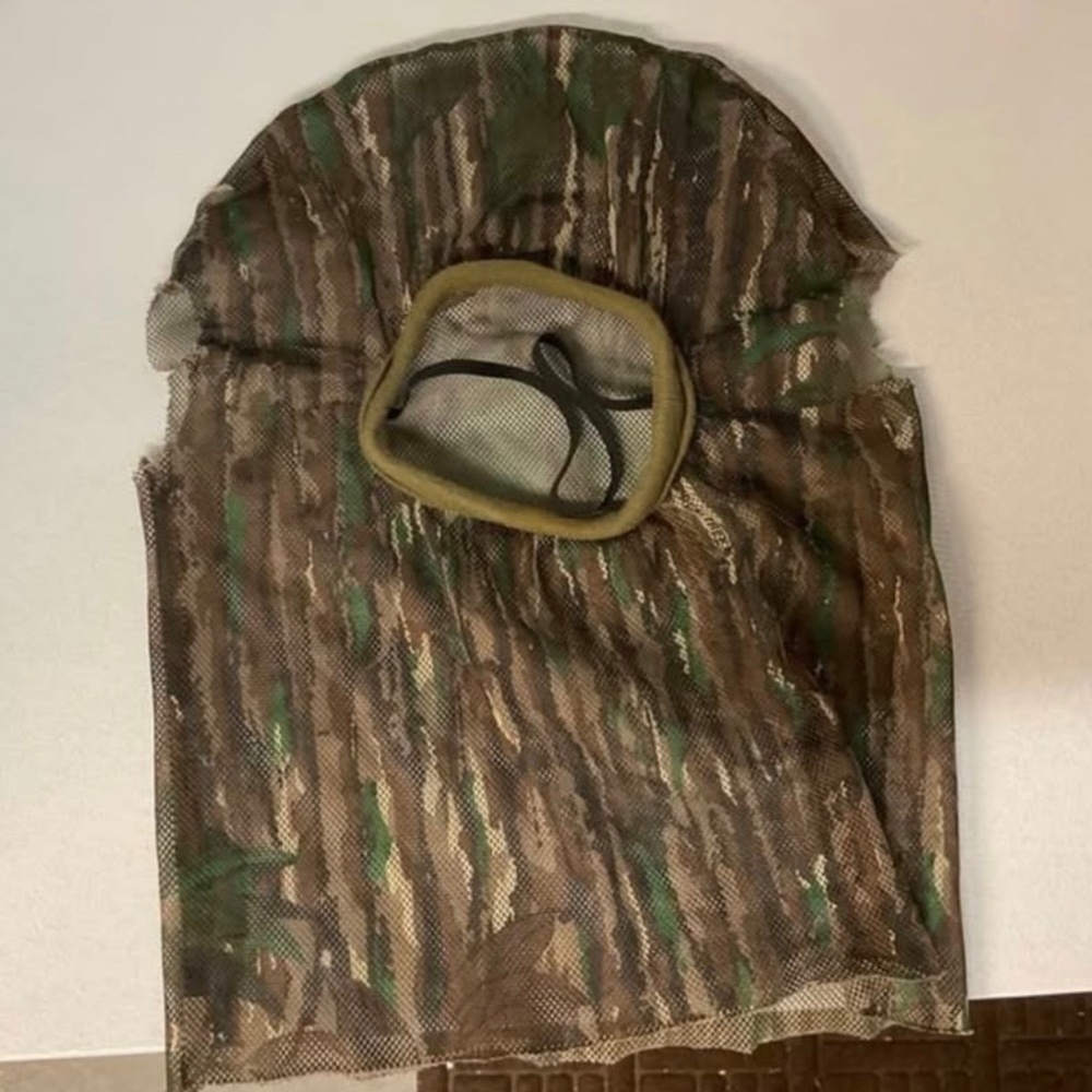 2 CAMOUFLAGE FULL HEAD MESH HUNTING MASKS - Picture 2 of 5